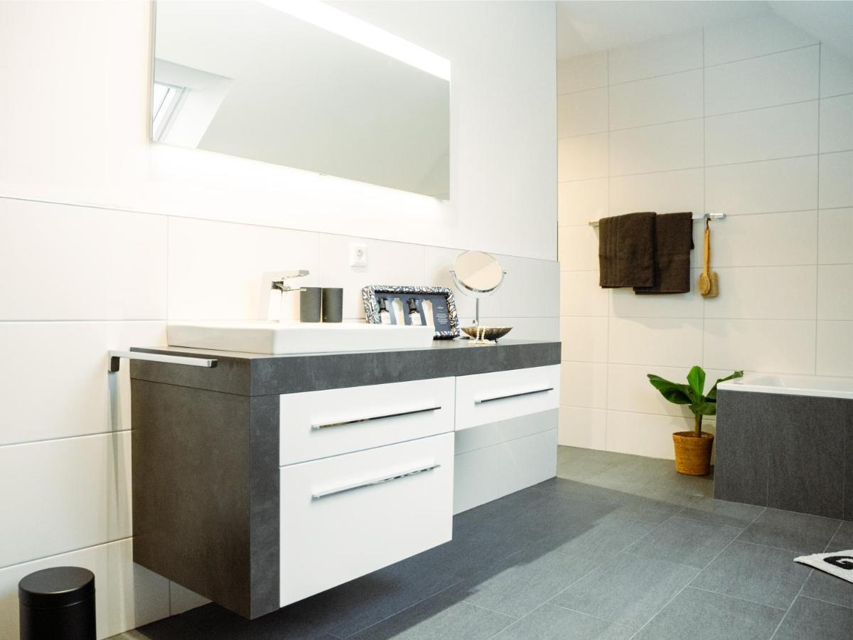 باد سالزفلن Lio Suite Design Apartment Balkon Terrasse Parken Fur 4 Personen المظهر الخارجي الصورة